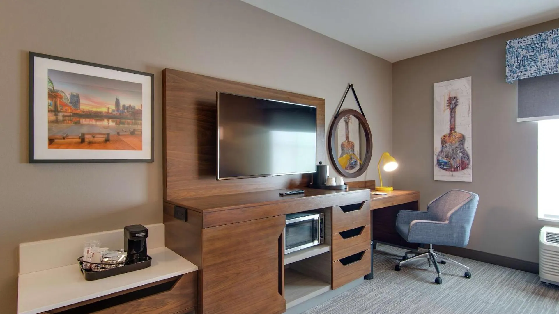 Hampton Inn & Suites By Hilton Nashville North Skyline Hotel
