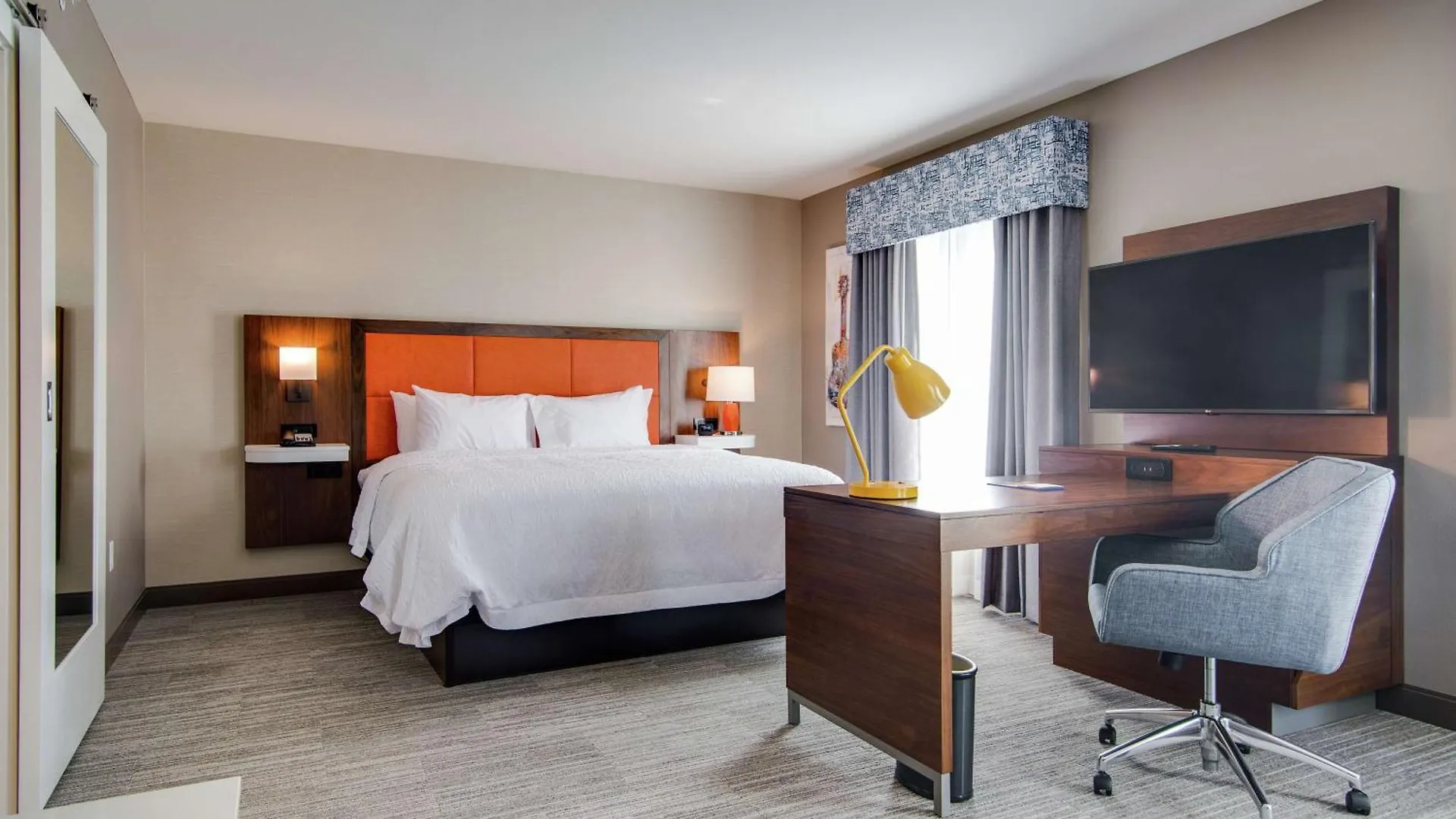 Hampton Inn & Suites By Hilton Nashville North Skyline Hotel